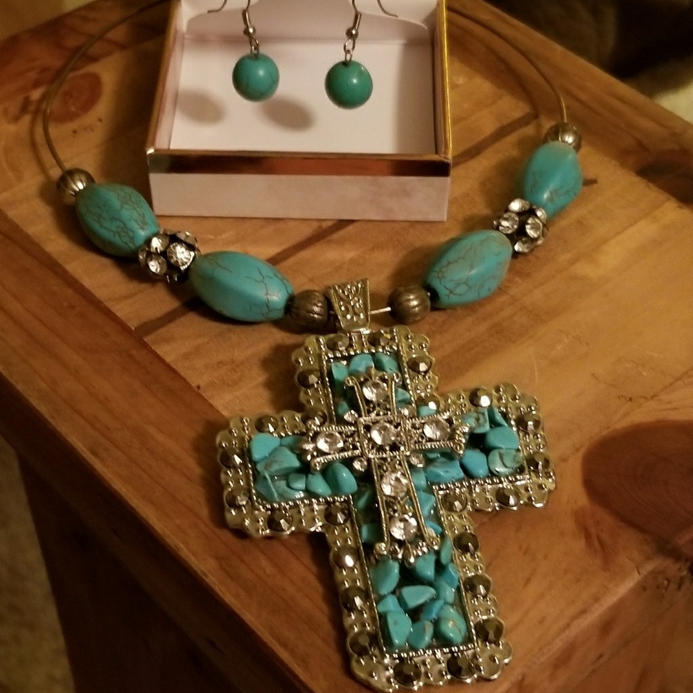 Necklace earring set🌹